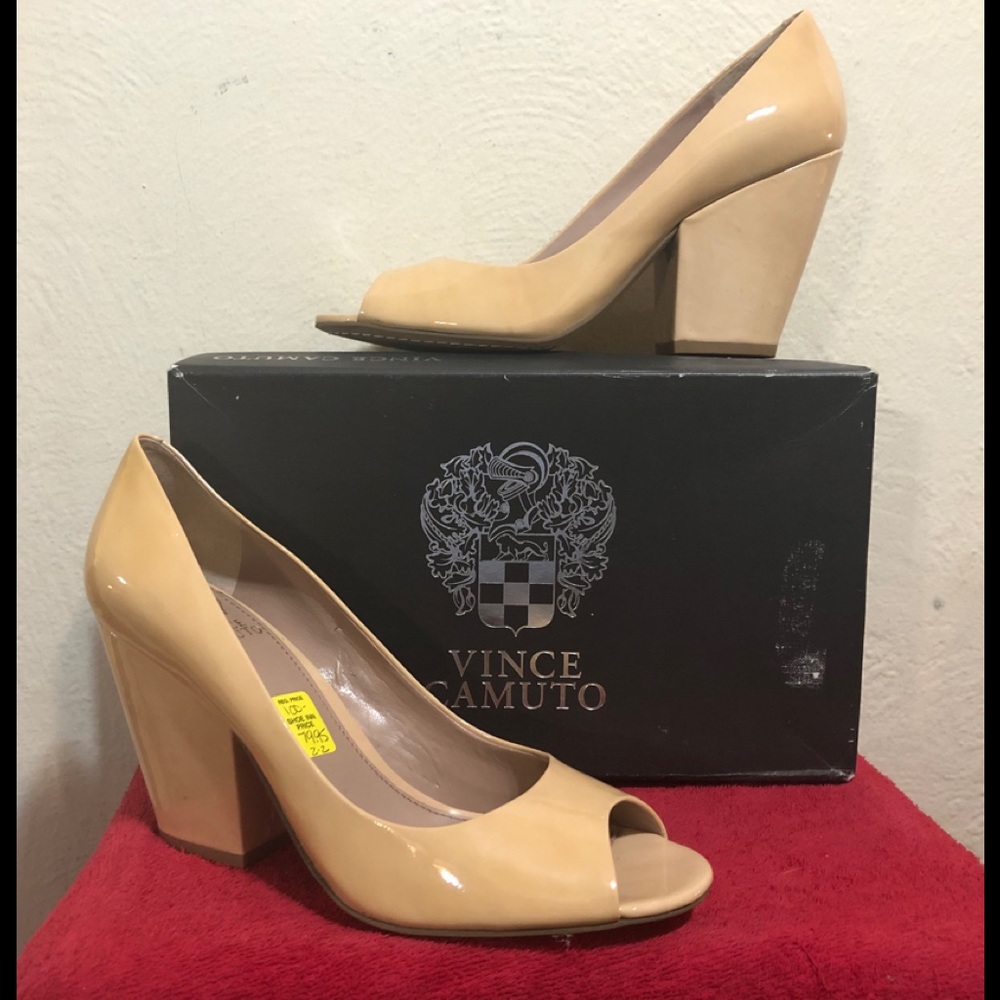 Vince Camuto 9M Tan Patent Leather Peek Toe Pumps